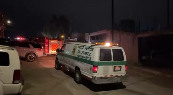 &iexcl;INTENT&Oacute; AUXILIAR A SU AMIGO Y PERDI&Oacute; LA VIDA! DESCARGA EL&Eacute;CTRICA DEJA UN FALLECIDO Y UNA MUJER LESIONADA!